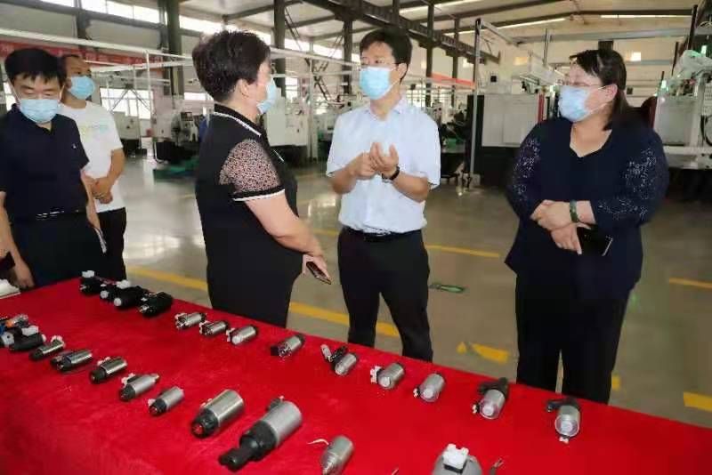 极品大屌操屄安阳市市长高永一行莅临我公司参观调研